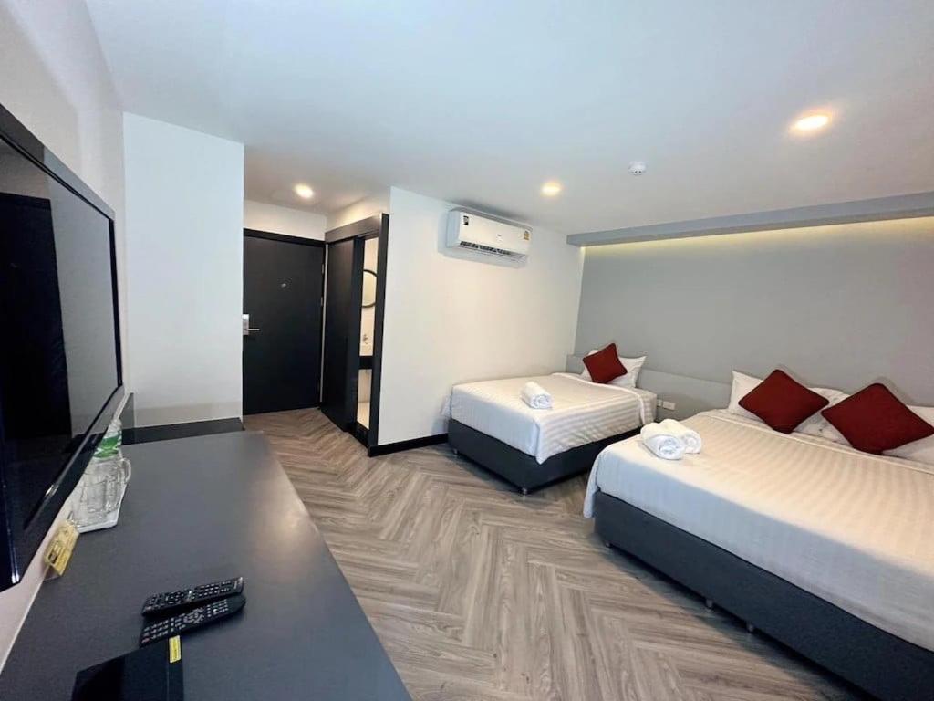 14 Sathorn Hotel No-Parking 曼谷 外观 照片