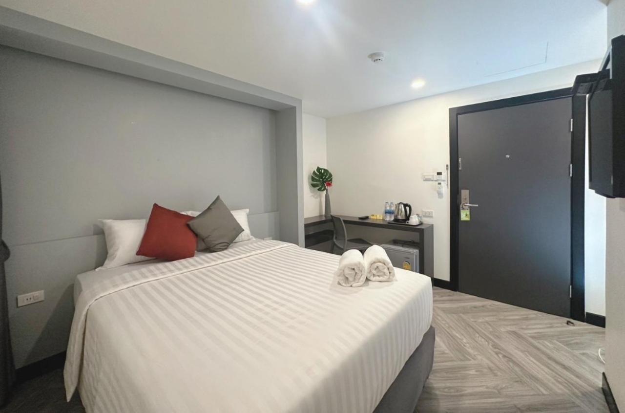 14 Sathorn Hotel No-Parking 曼谷 外观 照片
