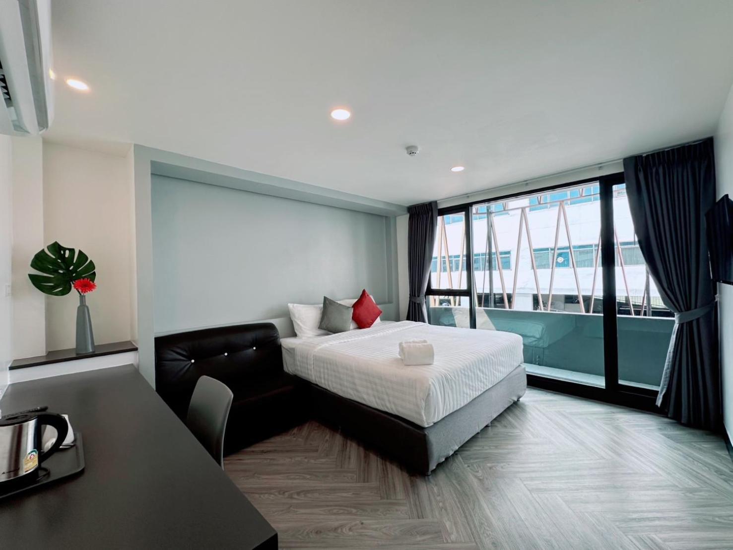 14 Sathorn Hotel No-Parking 曼谷 外观 照片