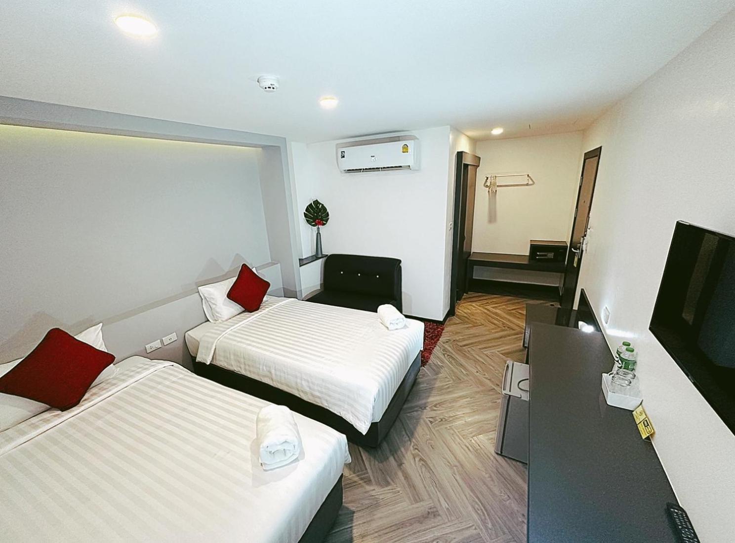 14 Sathorn Hotel No-Parking 曼谷 外观 照片