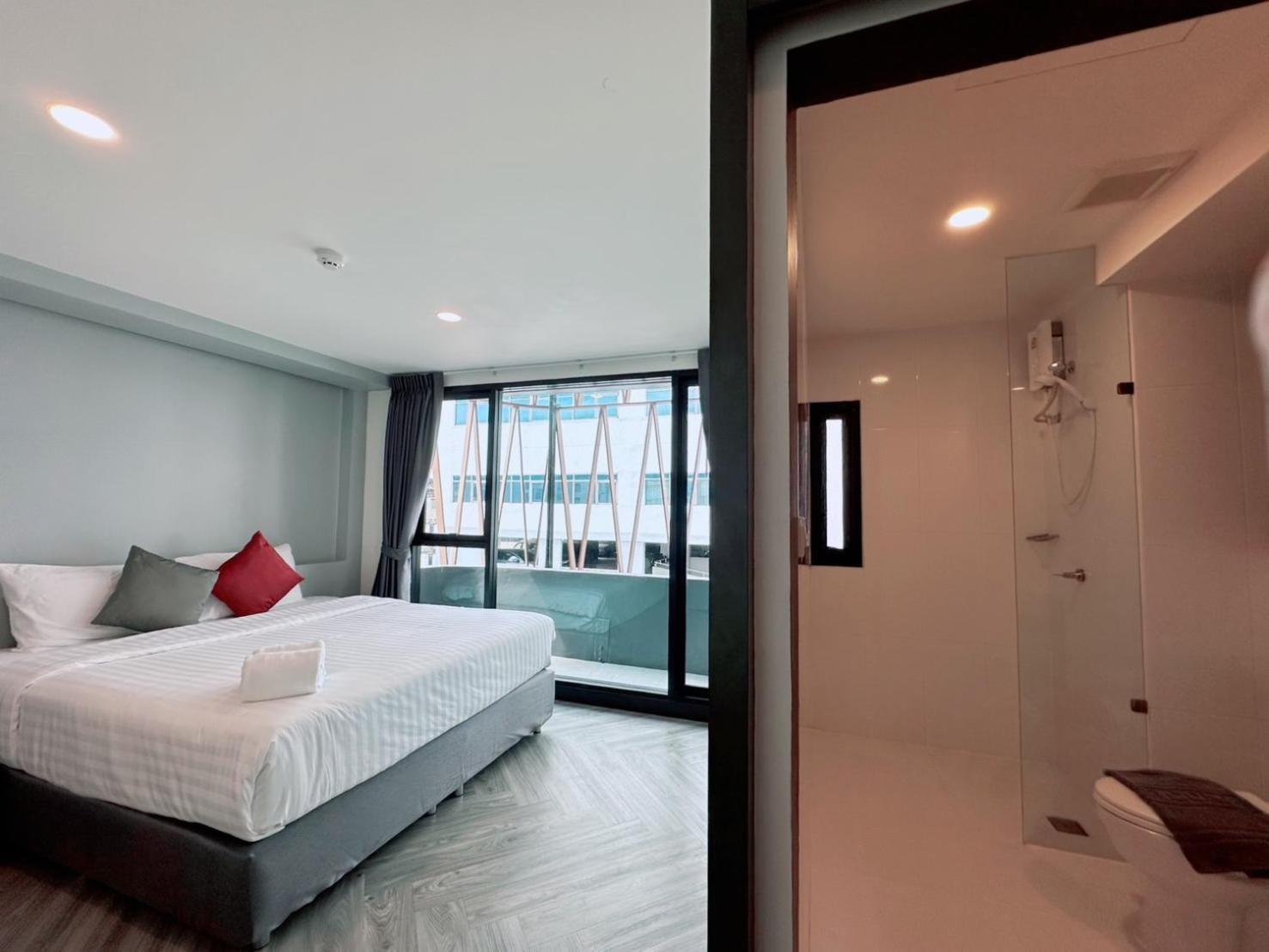 14 Sathorn Hotel No-Parking 曼谷 外观 照片