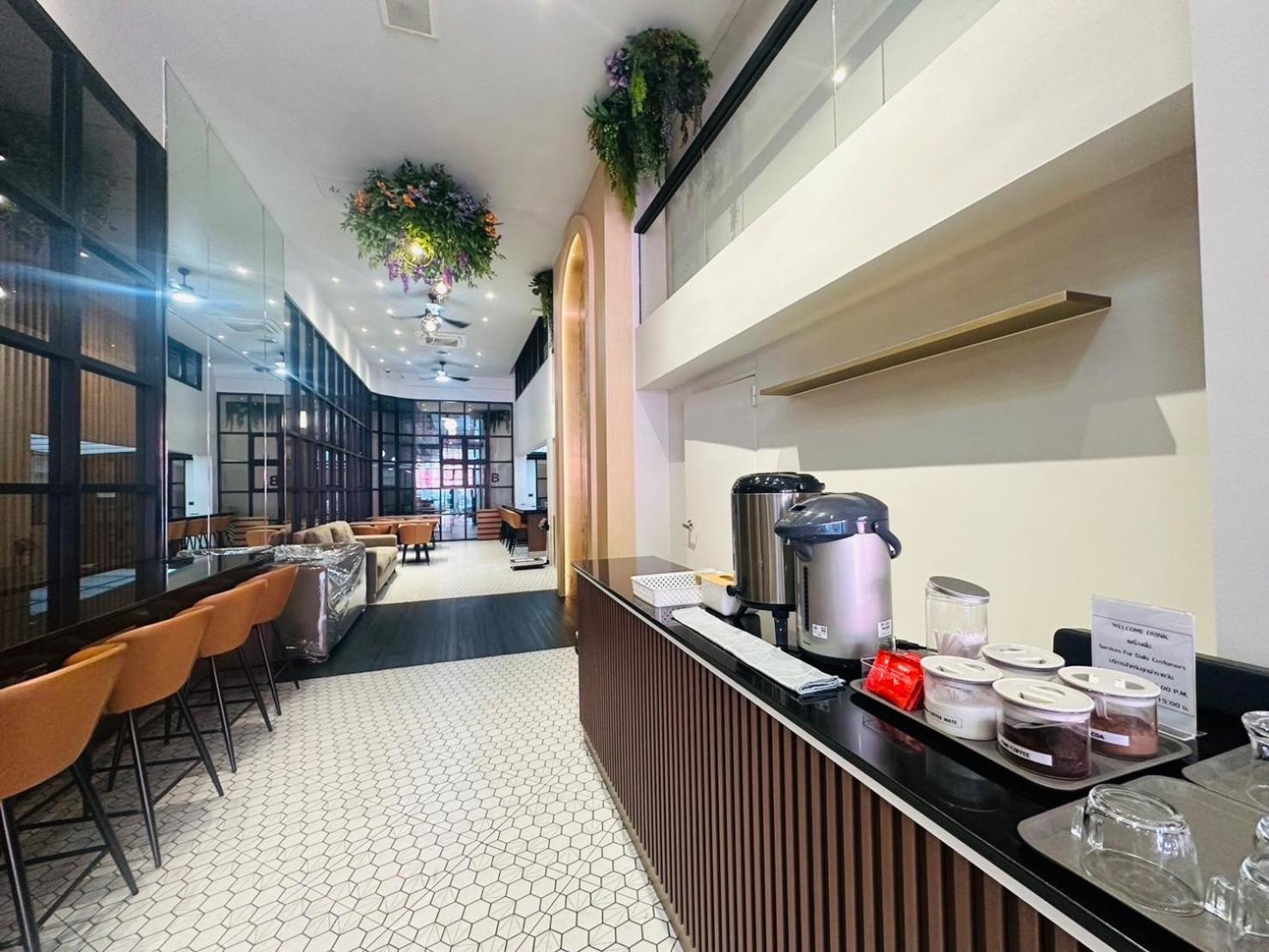14 Sathorn Hotel No-Parking 曼谷 外观 照片