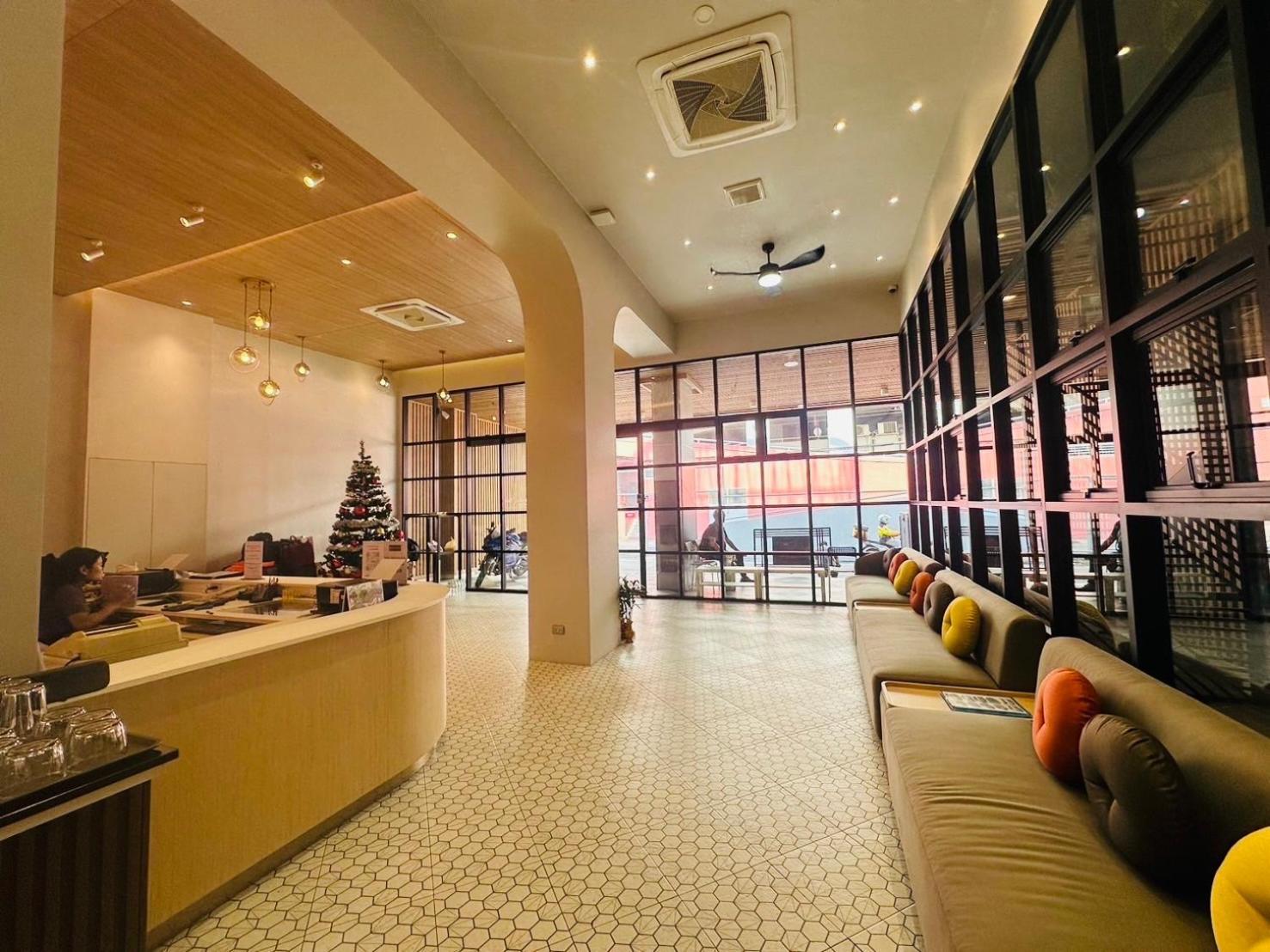 14 Sathorn Hotel No-Parking 曼谷 外观 照片