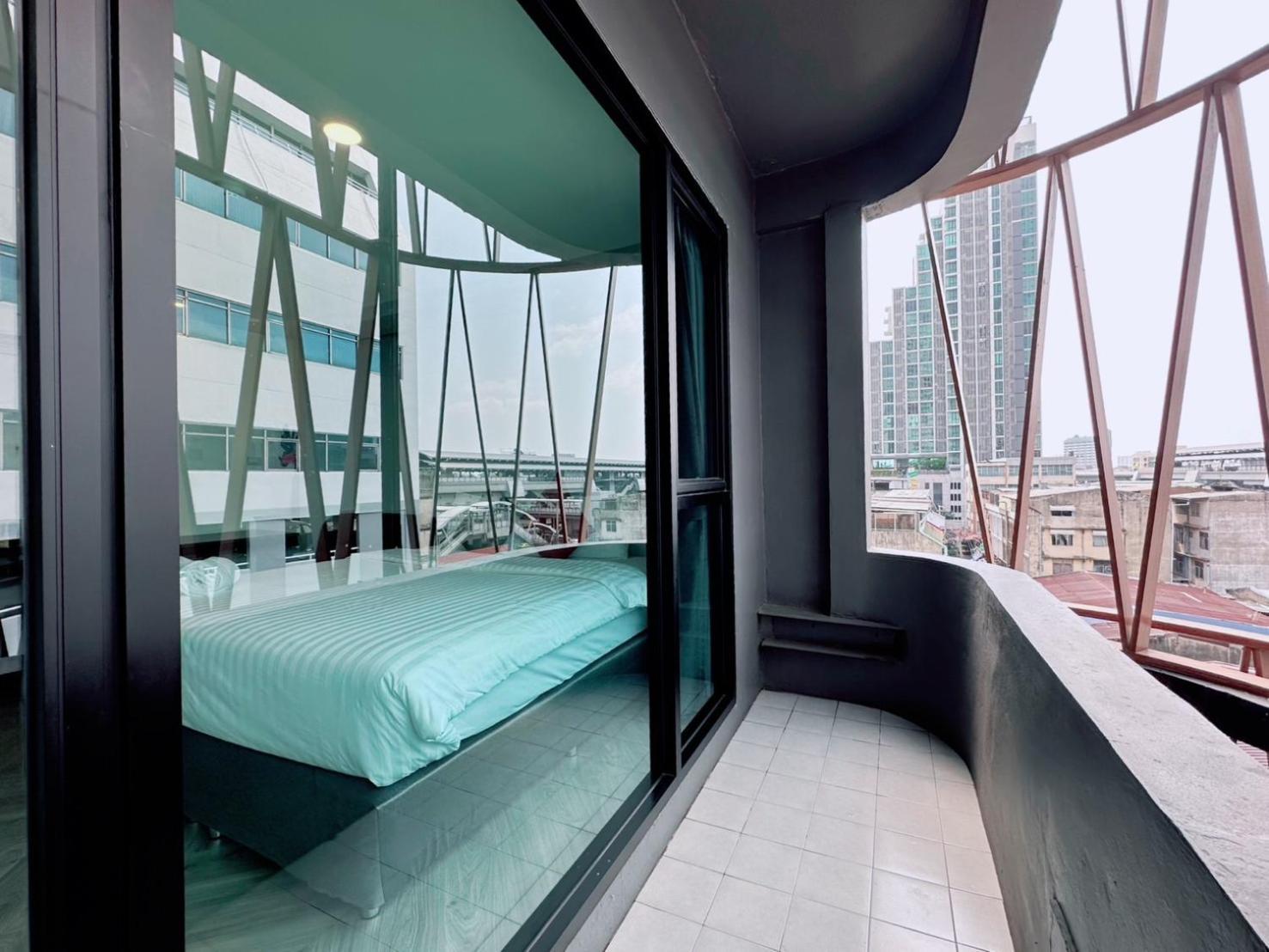 14 Sathorn Hotel No-Parking 曼谷 外观 照片