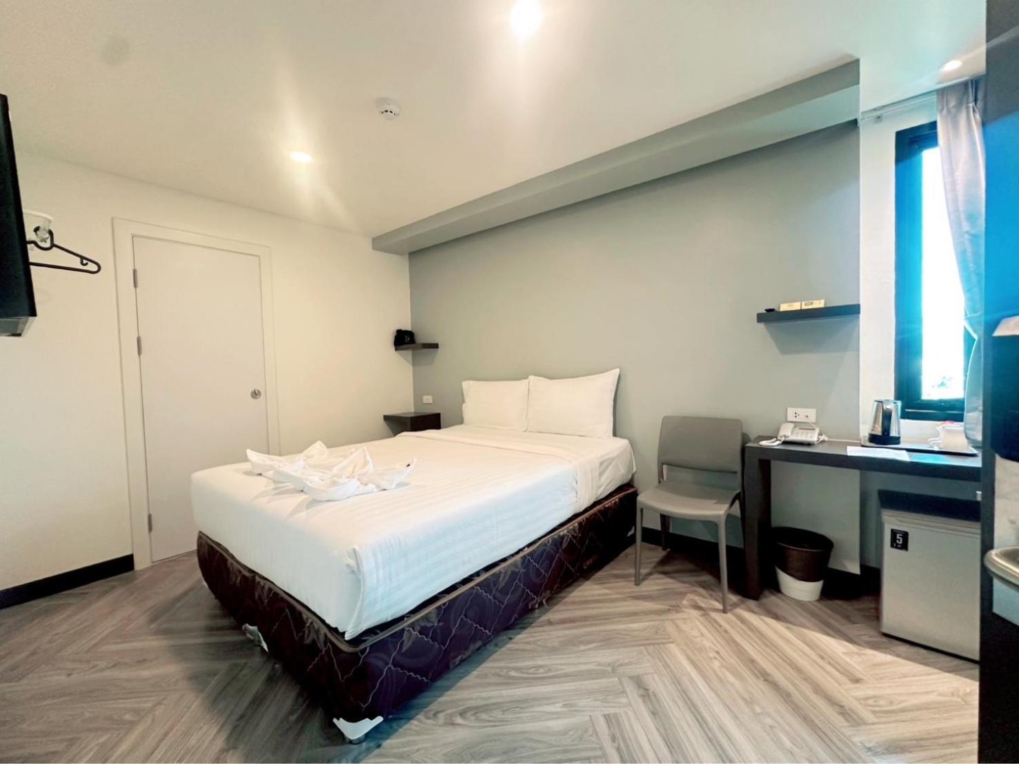 14 Sathorn Hotel No-Parking 曼谷 外观 照片