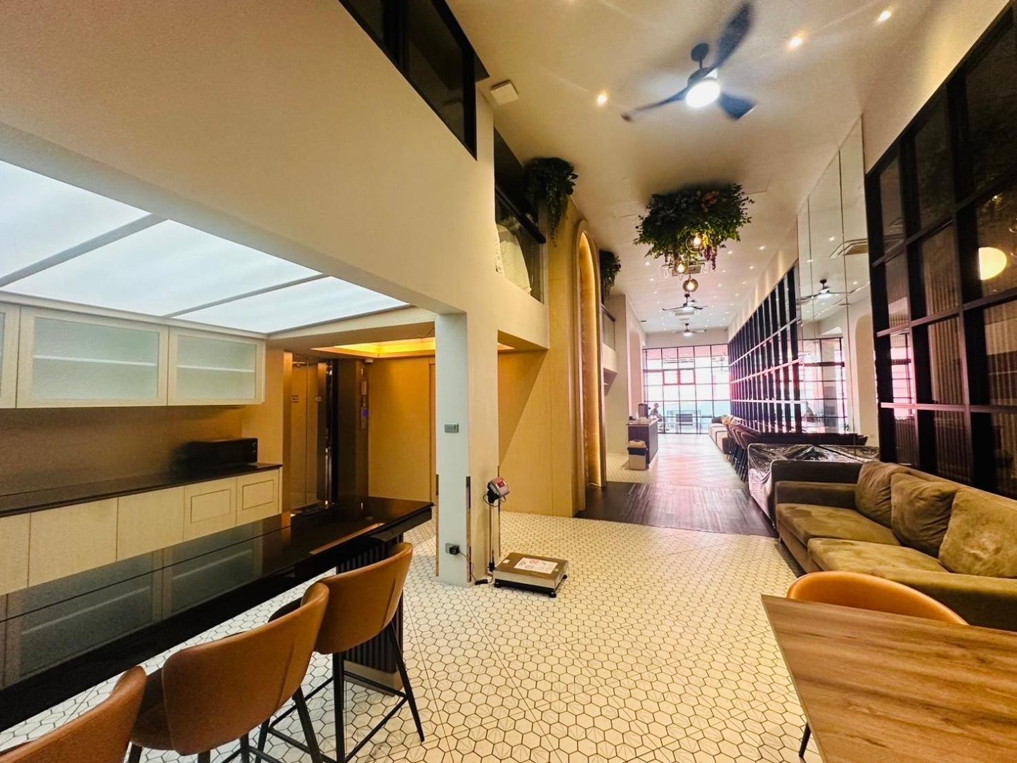 14 Sathorn Hotel No-Parking 曼谷 外观 照片